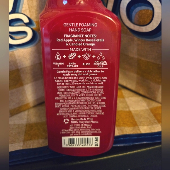 Winter Candy Apple 🍎 Bath and Body Foaming Handsoap - Picture 2 of 4